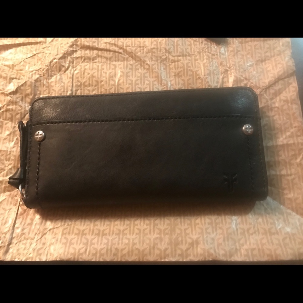 Frye Demi zip wallet